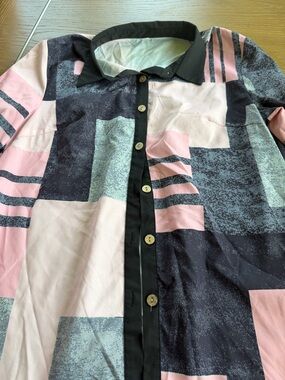 Colorblock Button-Up Shirt in Pink, Black & Mint